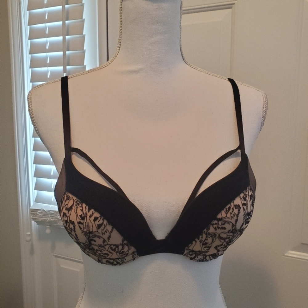 Victoria's Secret Very Sexy Push up Bra 32B Black‎ Blush Lace Padded Adjustable